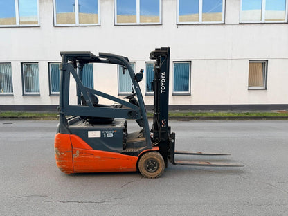 Toyota 1,8t Gabelstapler 3300mm Freihub Seitenschub Bild 5