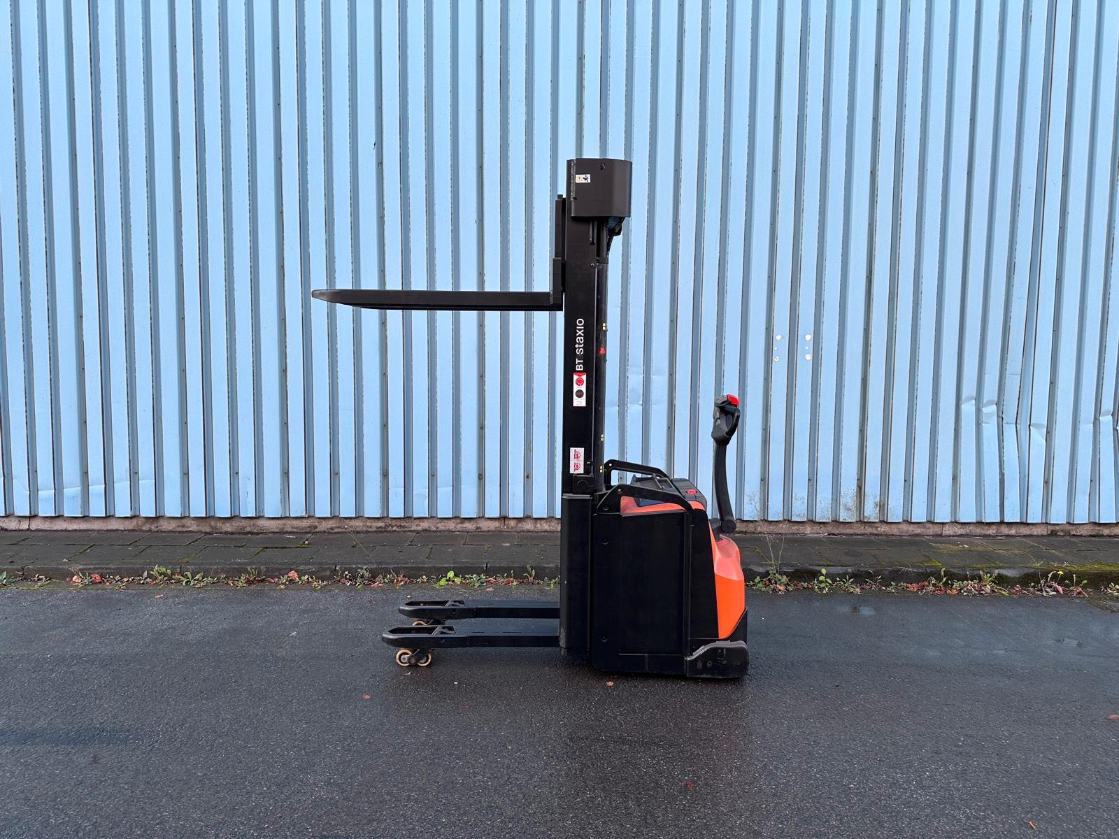 Toyota BT SWE160L Initialhub Triplex 5400mm Hochhubwagen Elektro Bild 9