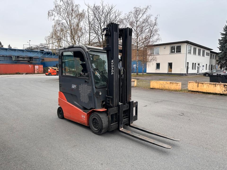 Toyota 8FBMT30 3Ton Elektro Gabelstapler Triplex 5500mm Batterie 2024 Bild 5
