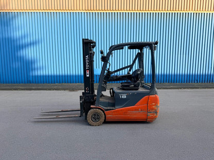 Toyota 1,8t Gabelstapler 3300mm Freihub Seitenschub Bild 2