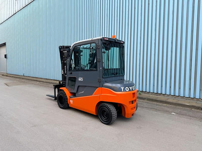 Toyota 8FBMT50 Triplex 4300 Elektro Gabelstapler 5Ton Zinkenversteller Bild 4